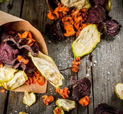 Recette : chips d’épluchures de légumes