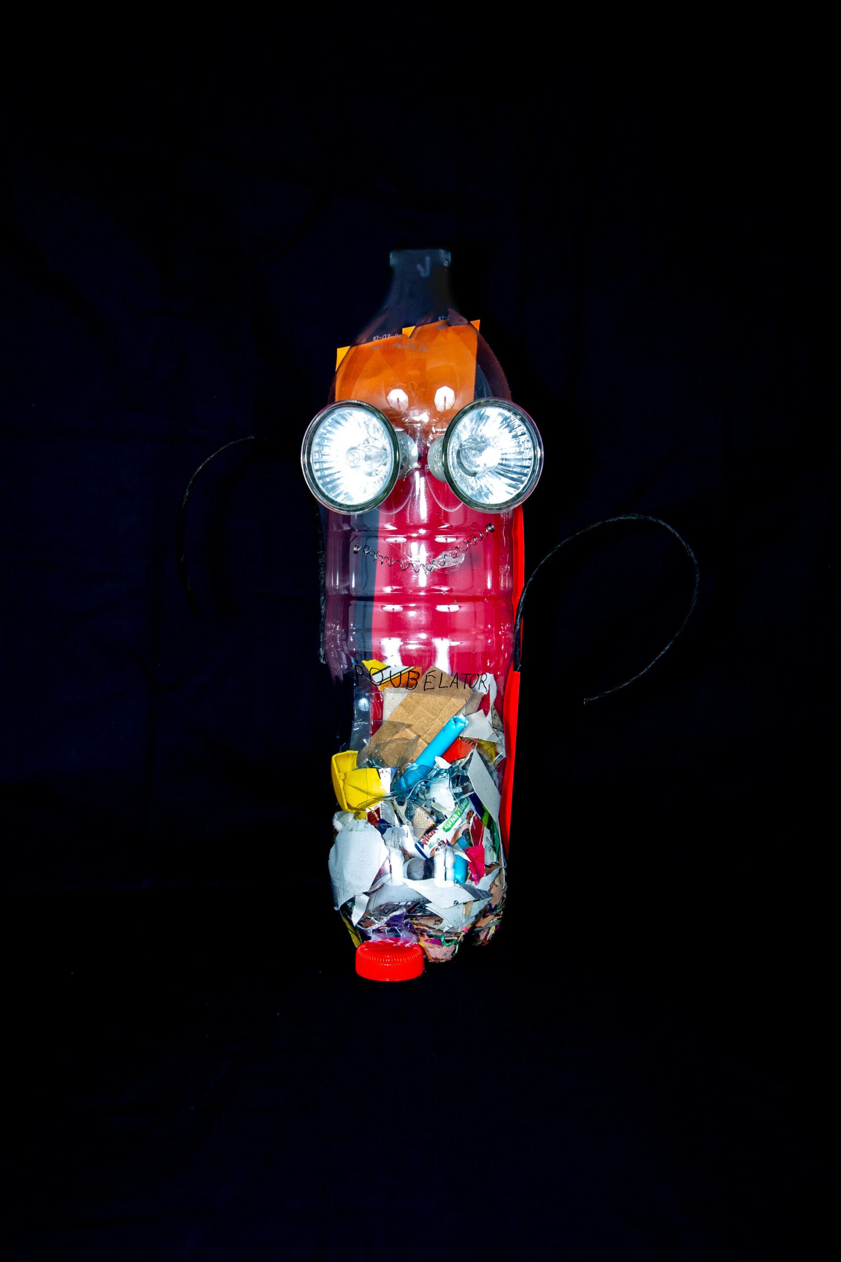 Poubélator : il peut tout recycler. // Créé par Lucas Blanc (classe de CM1-CM2 à l'école de Fouju)