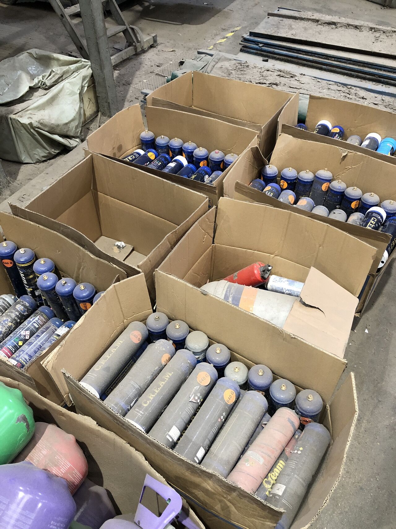 Danger : bouteilles de protoxyde d’azote