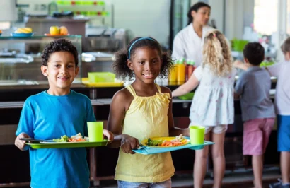 Moins gaspiller à la cantine : c’est possible